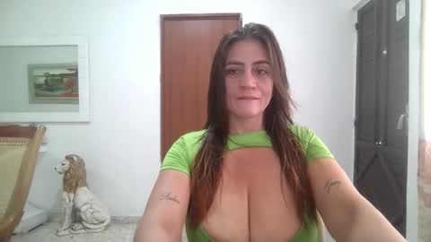 Snapshot of kitybigboobsx chatting on January 26, 2:30 pm kity boobsx online show from January 26, 2:30 pm