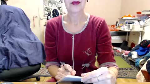 Snapshot of kiuminberry chatting on January 4, 2:35 pm KiuminBerry online show from January 4, 2:35 pm