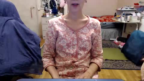 Snapshot of kiuminberry chatting on January 13, 1:17 pm KiuminBerry online show from January 13, 1:17 pm