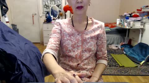 Snapshot of kiuminberry chatting on February 16, 1:05 pm KiuminBerry online show from February 16, 1:05 pm