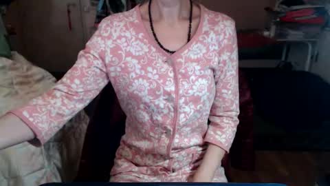 Snapshot of kiuminberry chatting on October 9, 11:19 am KiuminBerry online show from October 9, 11:19 am