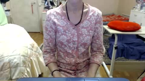 KiuminBerry online show from November 3, 7:42 am