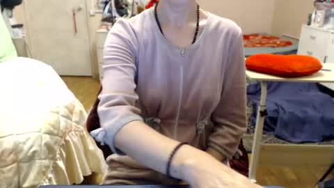 Snapshot of kiuminberry chatting on November 4, 3:22 pm KiuminBerry online show from November 4, 3:22 pm