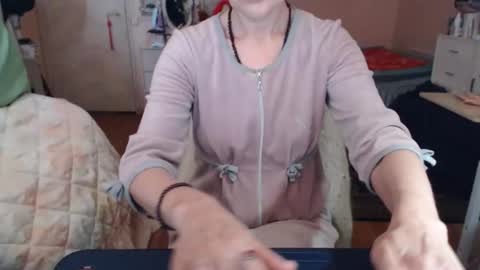 Snapshot of kiuminberry chatting on November 16, 10:10 am KiuminBerry online show from November 16, 10:10 am