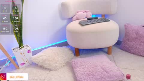 Snapshot of kiut_tiffanii chatting on October 11, 12:04 pm Tiffanii online show from October 11, 12:04 pm