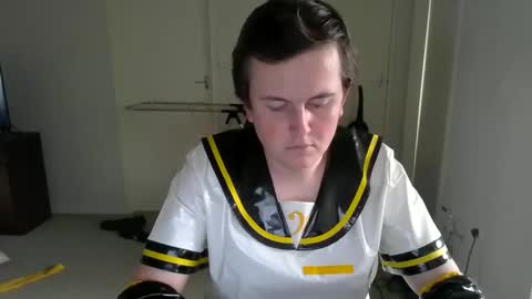 Snapshot of kiwi_twink21 chatting on October 11, 3:06 am kiwi_twink21 online show from October 11, 3:06 am