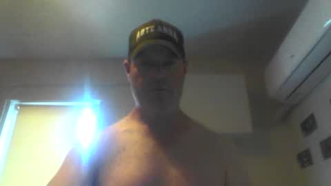 kiwiguy19773 online show from December 24, 12:22 am