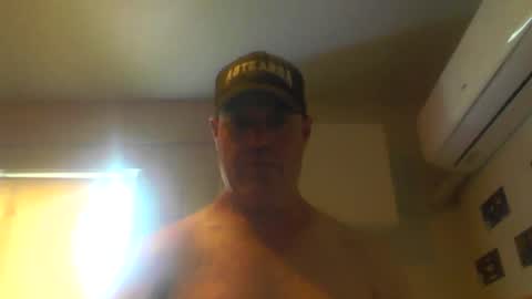kiwiguy19773 online show from February 3, 12:36 am