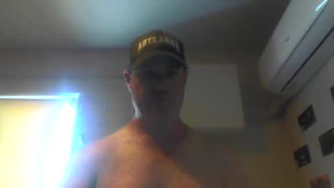 kiwiguy19773 online show from February 23, 11:36 pm