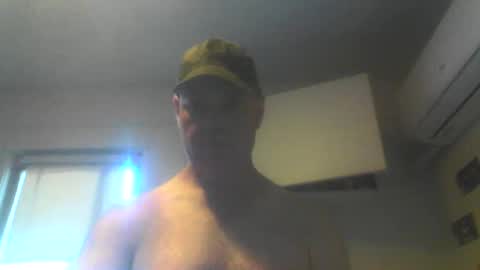 Snapshot of kiwiguy19773 chatting on December 21, 2:41 am kiwiguy19773 online show from December 21, 2:41 am