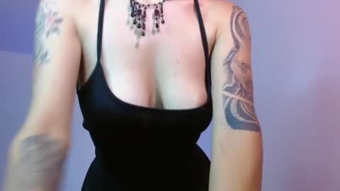 kiyu online show from December 6, 1:51 am