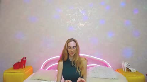 Klary online show from December 14, 4:52 pm