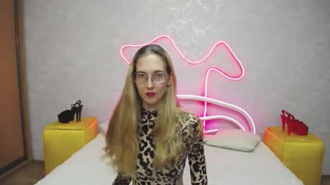 Klary online show from September 15, 1:44 pm