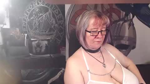 Michelle online show from April 19, 4:06 pm