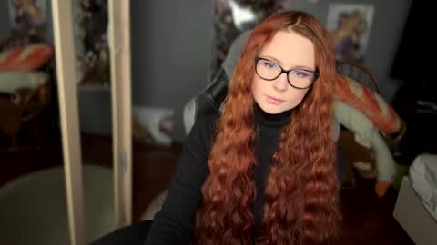 Snapshot of klementinagirl chatting on December 10, 8:27 pm Klementinafanslyklementina6661 online show from December 10, 8:27 pm