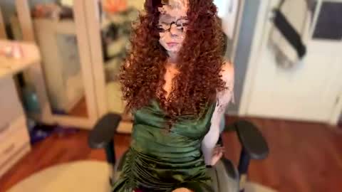 Snapshot of klementinagirl chatting on January 31, 8:33 pm Klementinafanslyklementina6661 online show from January 31, 8:33 pm