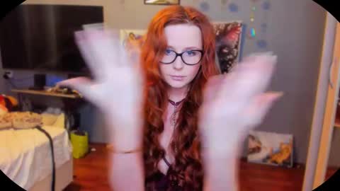 Snapshot of klementinagirl chatting on February 24, 8:14 pm Klementinafanslyklementina6661 online show from February 24, 8:14 pm