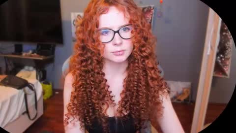 Snapshot of klementinagirl chatting on March 6, 8:59 pm Klementinafanslyklementina6661 online show from March 6, 8:59 pm