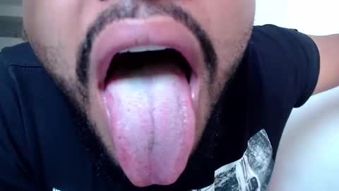 Snapshot of kleyton336 chatting on December 4, 9:24 pm kleyton online show from December 4, 9:24 pm