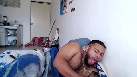 Snapshot of kleyton336 chatting on October 9, 4:05 pm kleyton online show from October 9, 4:05 pm