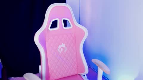 Kloe online show from November 18, 7:40 pm