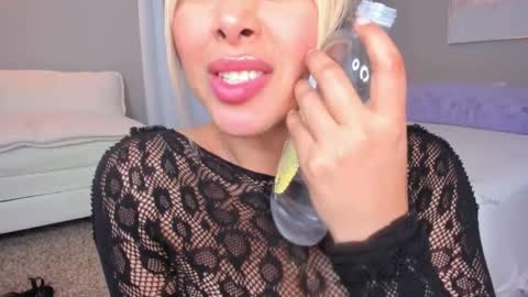 Snapshot of kloewandan chatting on February 21, 6:18 am kloewandan online show from February 21, 6:18 am