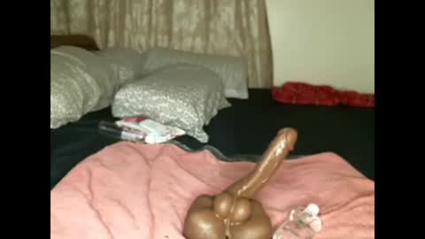 Snapshot of kmagie chatting on December 20, 11:10 am kmagie online show from December 20, 11:10 am