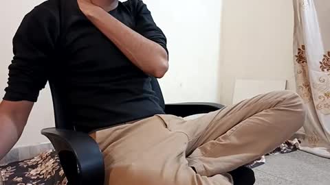 Snapshot of knightrider5566 chatting on December 2, 7:47 am Harry online show from December 2, 7:47 am