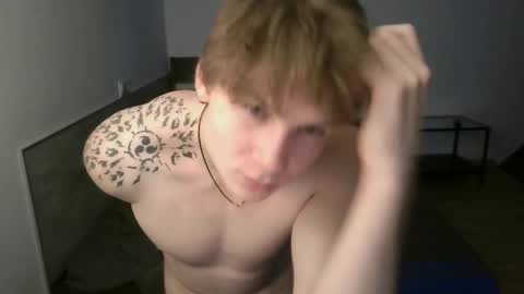 Snapshot of knotsiemens chatting on November 26, 5:25 pm Adam online show from November 26, 5:25 pm