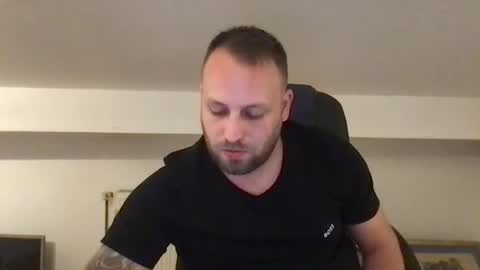 Snapshot of kobasic chatting on October 29, 1:19 am hugo online show from October 29, 1:19 am