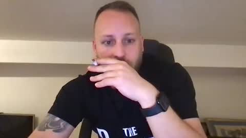 Snapshot of kobasic chatting on November 9, 5:28 am hugo online show from November 9, 5:28 am