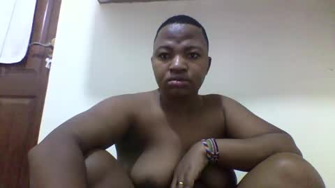 Snapshot of koffi639202 chatting on December 9, 1:29 am koffi639202 online show from December 9, 1:29 am