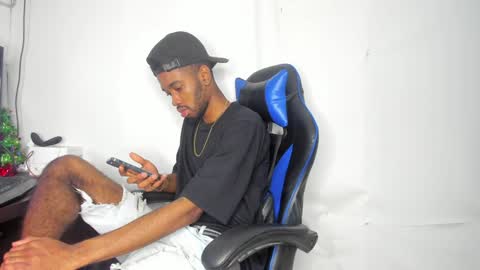 kofi online show from December 24, 10:28 pm