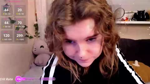 Snapshot of komorebbi chatting on November 19, 6:52 pm Marta online show from November 19, 6:52 pm