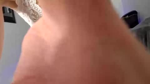 Snapshot of koniann chatting on January 14, 3:01 am KonIann online show from January 14, 3:01 am