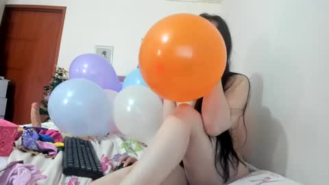 Snapshot of konie_hot chatting on December 8, 9:30 pm konie Diaz online show from December 8, 9:30 pm