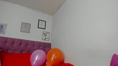 Snapshot of konie_hot chatting on February 4, 4:08 pm konie Diaz online show from February 4, 4:08 pm