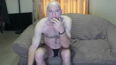 Snapshot of konstantin1970 chatting on February 1, 1:20 pm konstantin1970 online show from February 1, 1:20 pm