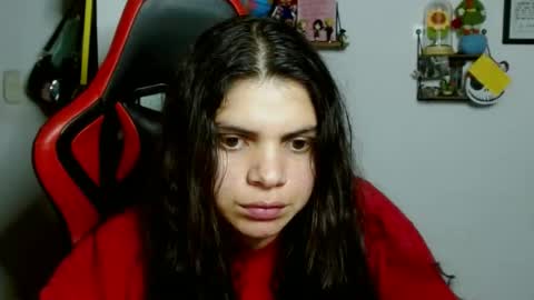 Snapshot of koranikky08 chatting on December 5, 1:25 am Karoll online show from December 5, 1:25 am