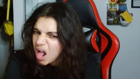 Snapshot of koranikky08 chatting on December 11, 2:19 am Karoll online show from December 11, 2:19 am