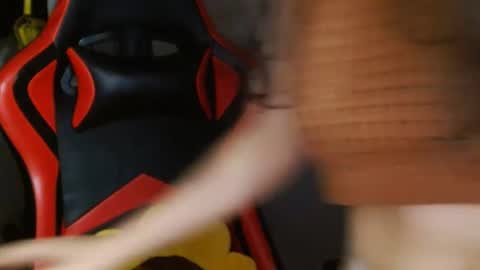 Snapshot of koranikky08 chatting on December 11, 5:21 am Karoll online show from December 11, 5:21 am