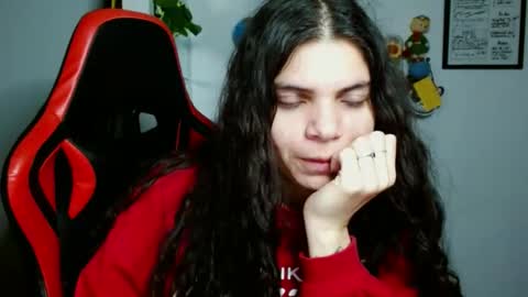 Snapshot of koranikky08 chatting on December 18, 5:59 am Karoll online show from December 18, 5:59 am