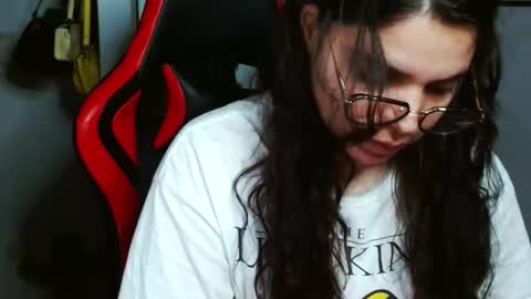 Snapshot of koranikky08 chatting on December 20, 2:19 am Karoll online show from December 20, 2:19 am