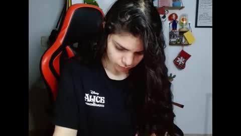 Snapshot of koranikky08 chatting on December 22, 3:11 am Karoll online show from December 22, 3:11 am