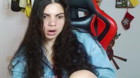 Snapshot of koranikky08 chatting on December 24, 9:55 pm Karoll online show from December 24, 9:55 pm