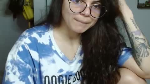 Snapshot of koranikky08 chatting on January 11, 10:29 pm Karoll online show from January 11, 10:29 pm