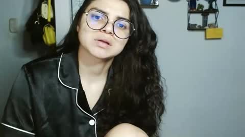 Snapshot of koranikky08 chatting on January 23, 3:05 am Karoll online show from January 23, 3:05 am