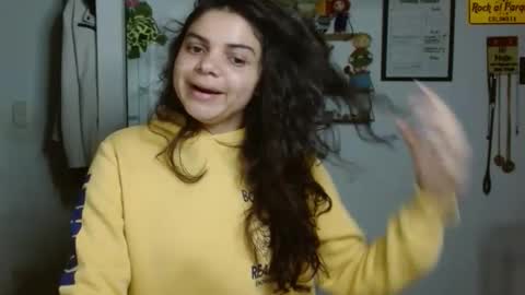 Snapshot of koranikky08 chatting on September 12, 12:44 am Karoll online show from September 12, 12:44 am