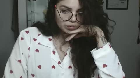 Snapshot of koranikky08 chatting on October 18, 1:08 am Karoll online show from October 18, 1:08 am