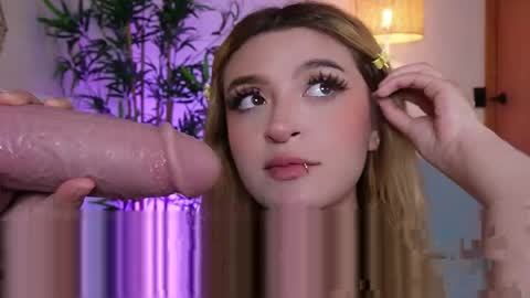 Kore online show from April 8, 7:58 pm